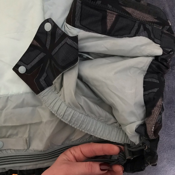 The North Face🎿 Ski Jacket - Picture 4 of 8